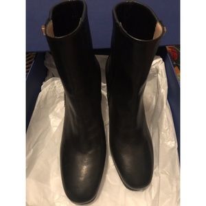 stuart weitzman solo 85 bootie